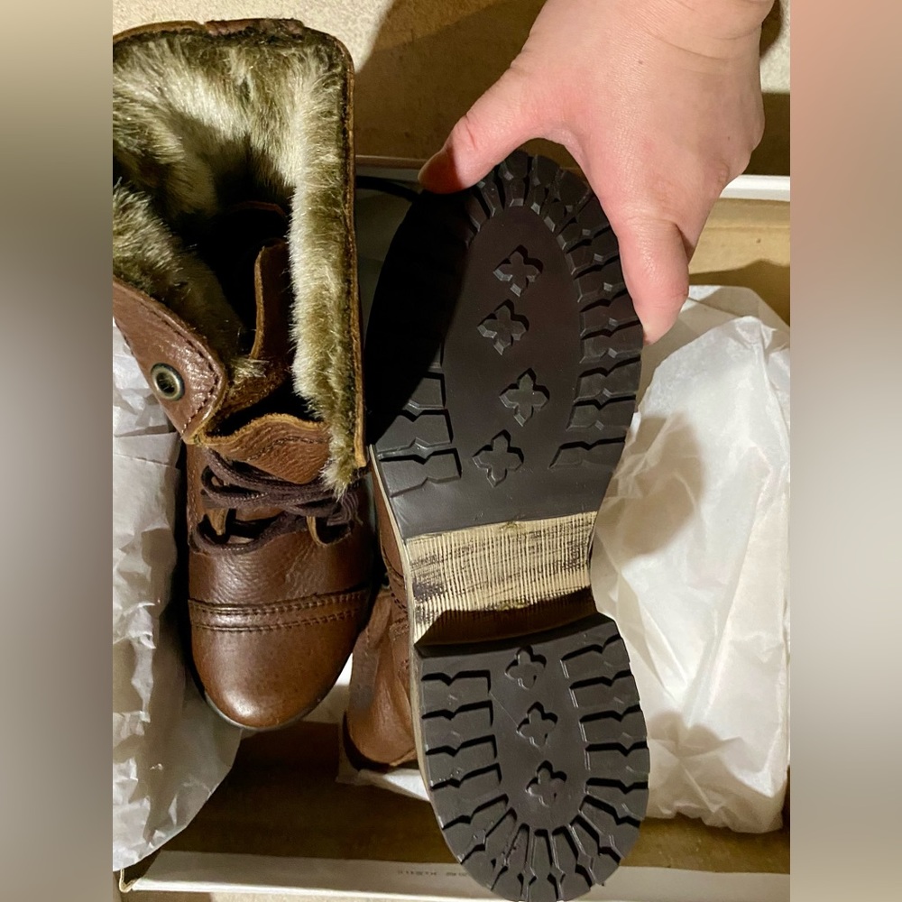 STEVE MADDEN - Troopa Fur Lined Boots (New) - Picture 8 of 8